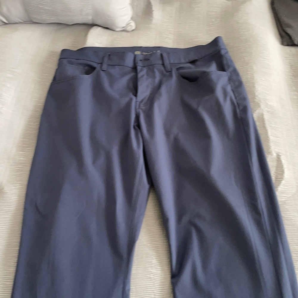 Travis Mathew pants size 33.